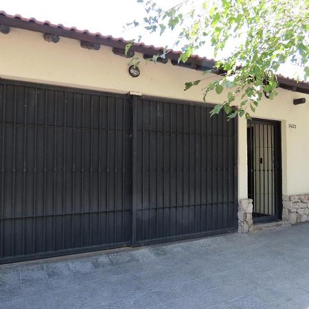 Quinta Montana - Casa Entera Grupo O Familia 8-10 Personas - Centrica, Piscina - Todas Las Comodidades! Mendoza Luaran gambar